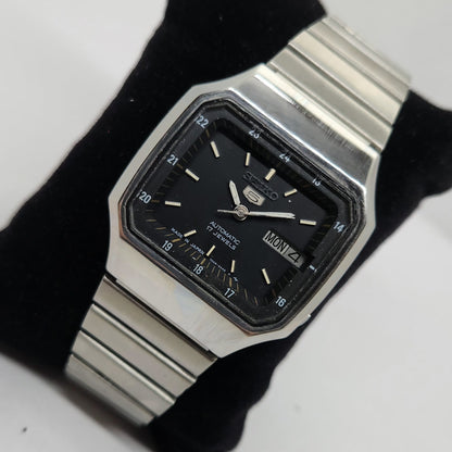 Vintage 1980 Original Seiko 5 Automatic 7009-3140 Black face 17 Jewels Day-Date Japanese Men's Wrist Watch OG133