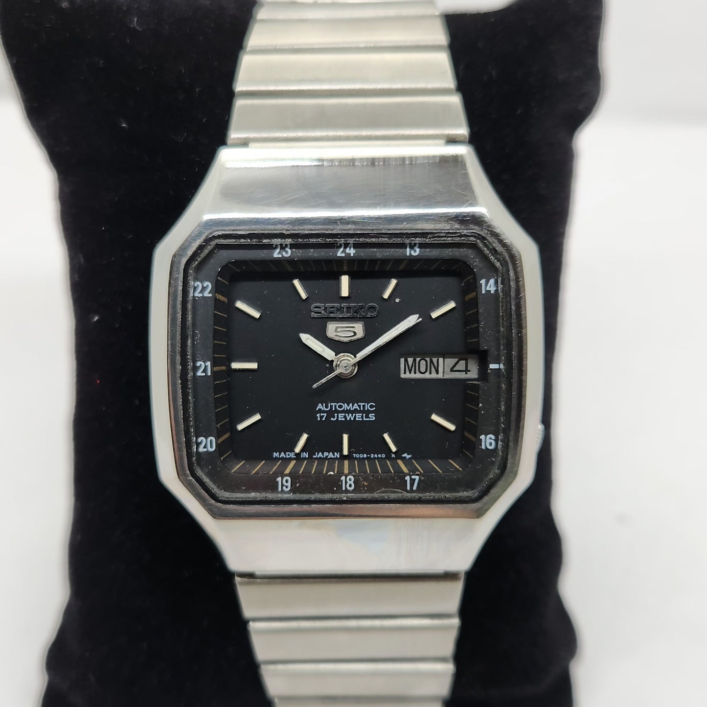 Vintage 1980 Original Seiko 5 Automatic 7009-3140 Black face 17 Jewels Day-Date Japanese Men's Wrist Watch OG133