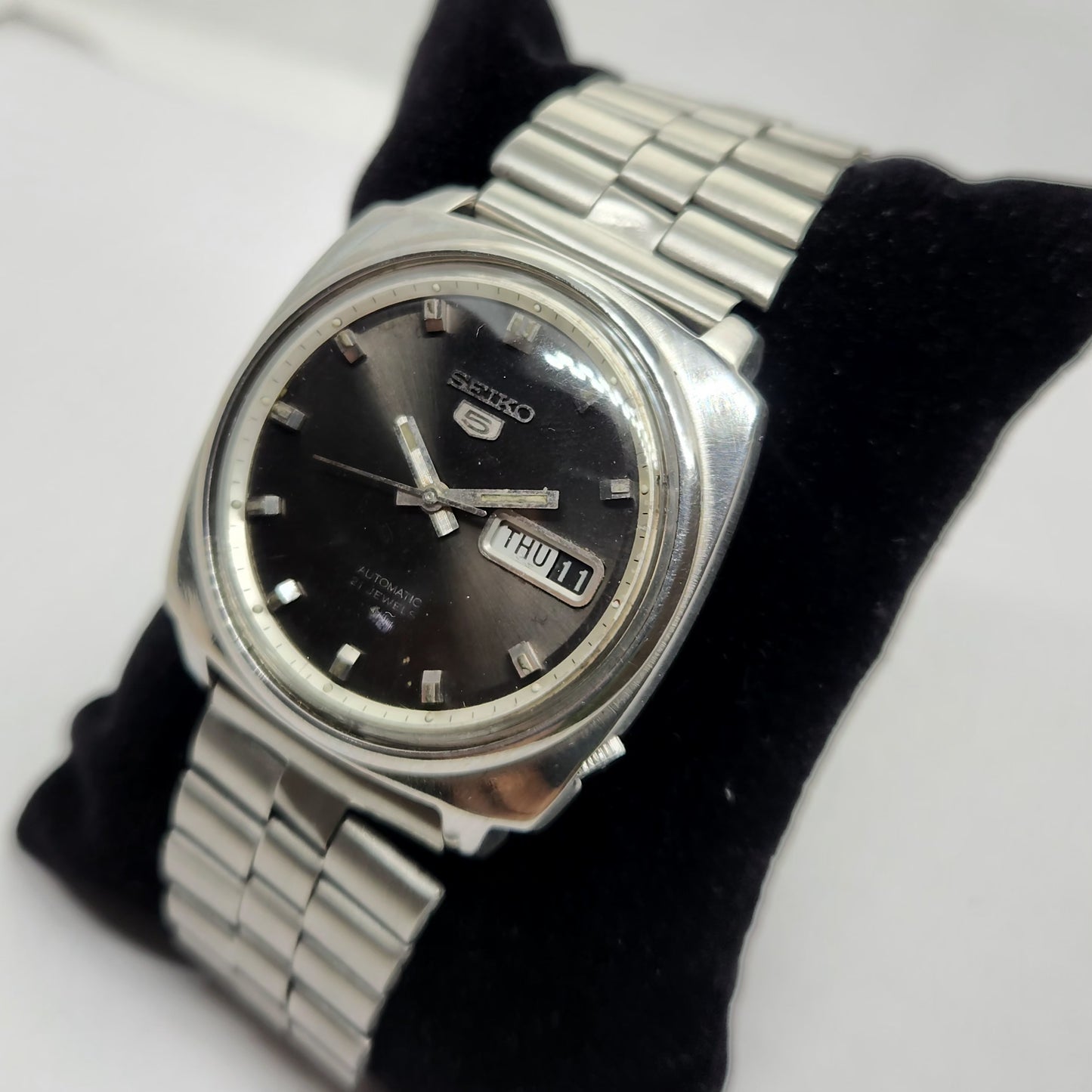 Vintage 1980 Original Seiko 5 Automatic 6119-7130 Black face 21 Jewels Day-Date Japanese Men's Wrist Watch OG134