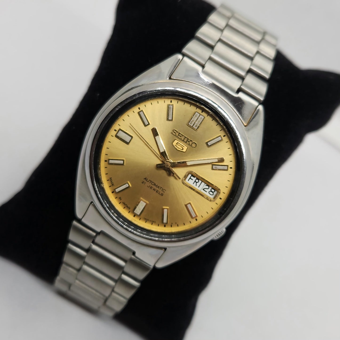 Vintage 1980 Original Seiko 5 Automatic 7s26 Golden face 17 Jewels Day-Date Japanese Men's Wrist Watch OG137