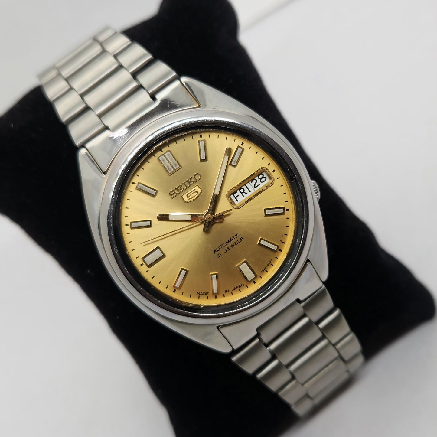Vintage 1980 Original Seiko 5 Automatic 7s26 Golden face 17 Jewels Day-Date Japanese Men's Wrist Watch OG137