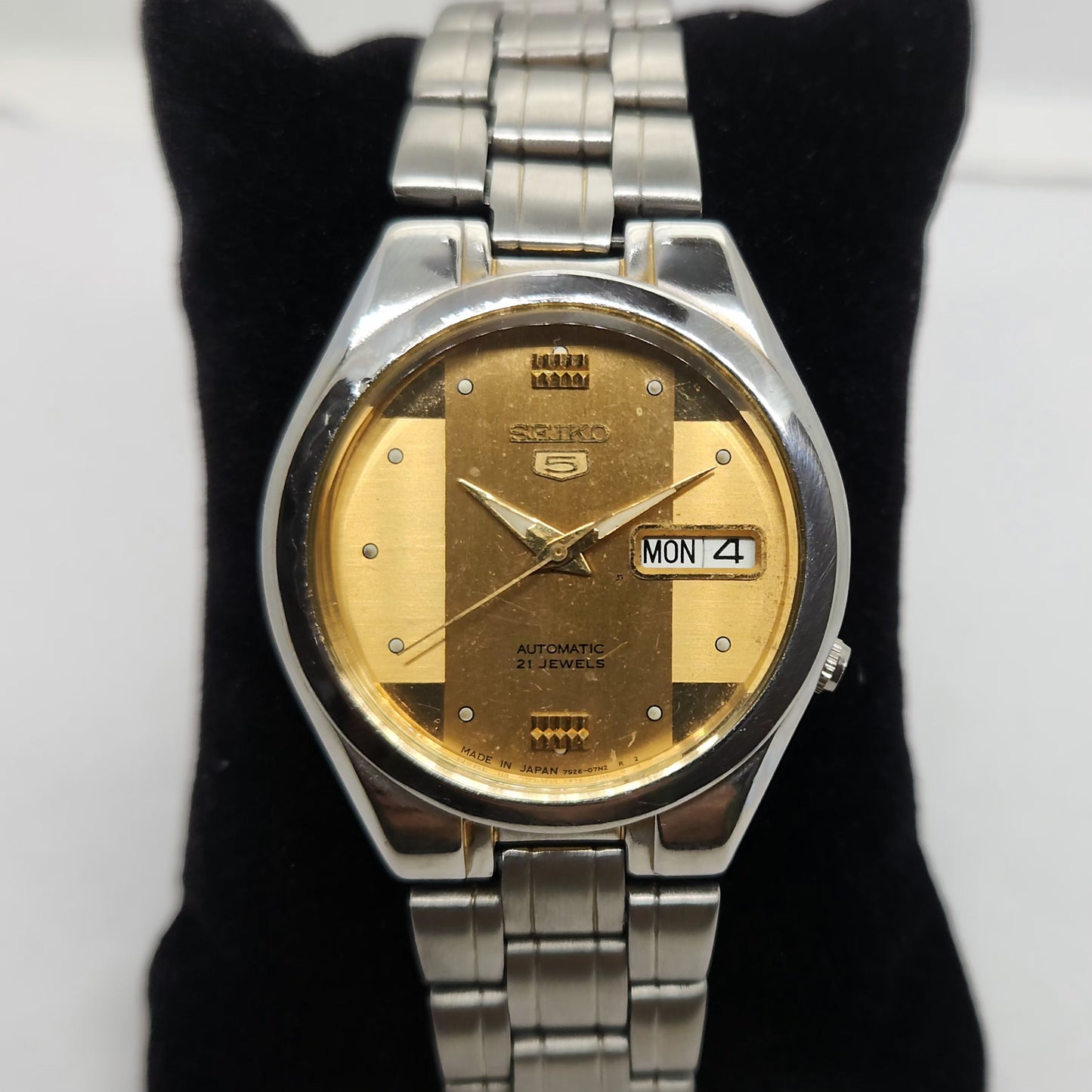 Vintage 1980 Original Seiko 5 Automatic 7s26 Golden face 21 Jewels Day-Date Japanese Men's Wrist Watch OG138