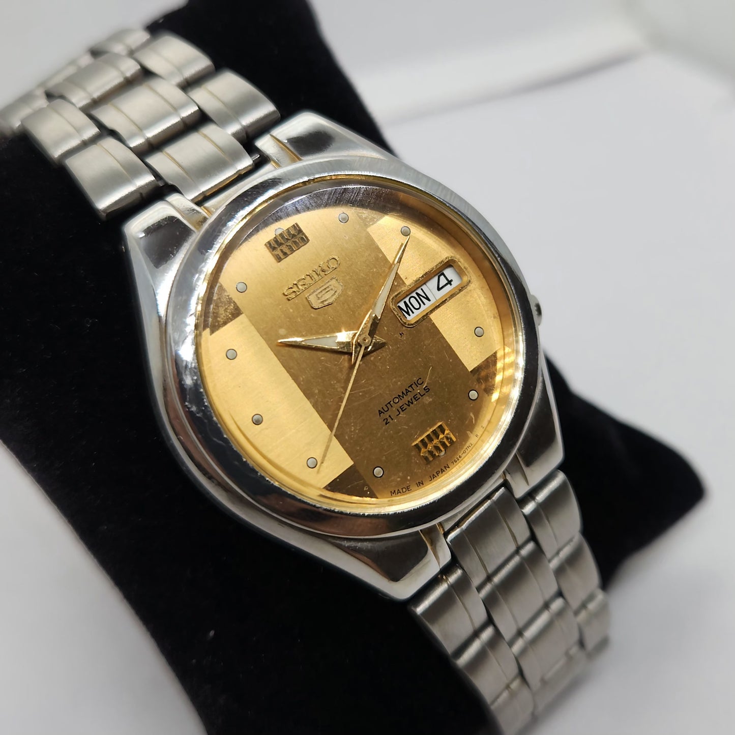 Vintage 1980 Original Seiko 5 Automatic 7s26 Golden face 21 Jewels Day-Date Japanese Men's Wrist Watch OG138
