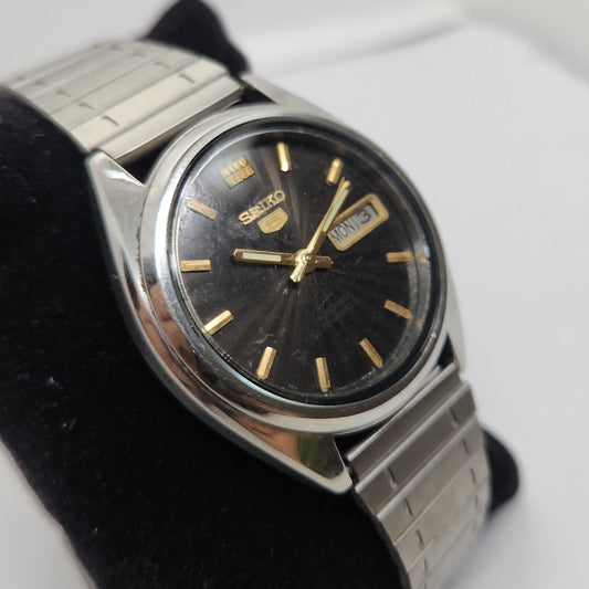 Vintage 1980 Original Seiko 5 Automatic 7009-8740 Black face 17 Jewels Day-Date Japanese Men's Wrist Watch OG139