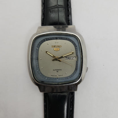 Vintage 1980 Original Seiko 5 Automatic 7009-511A Grey face 17 Jewels Day-Date Japanese Men's Wrist Watch OG142