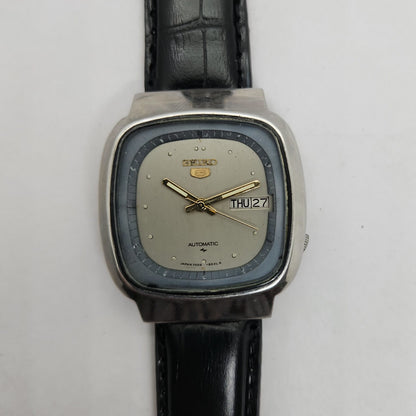Vintage 1980 Original Seiko 5 Automatic 7009-511A Grey face 17 Jewels Day-Date Japanese Men's Wrist Watch OG142