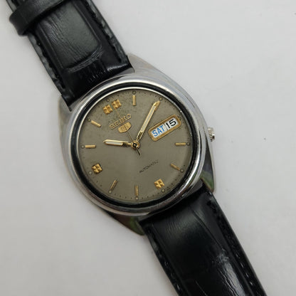 Vintage 1980 Original Seiko 5 Automatic 7s26-3040 Grey face 21 Jewels Day-Date Japanese Men's Wrist Watch OG143