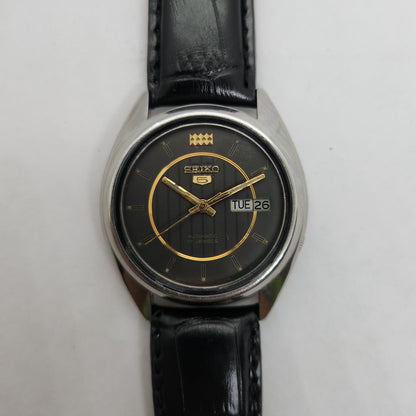 Vintage 1980 Original Seiko 5 Automatic 7009-3040 Black face 17 Jewels Day-Date Japanese Men's Wrist Watch OG144