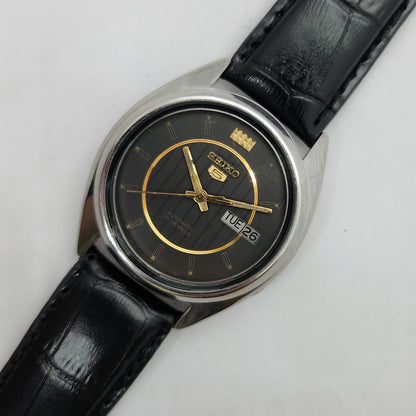 Vintage 1980 Original Seiko 5 Automatic 7009-3040 Black face 17 Jewels Day-Date Japanese Men's Wrist Watch OG144
