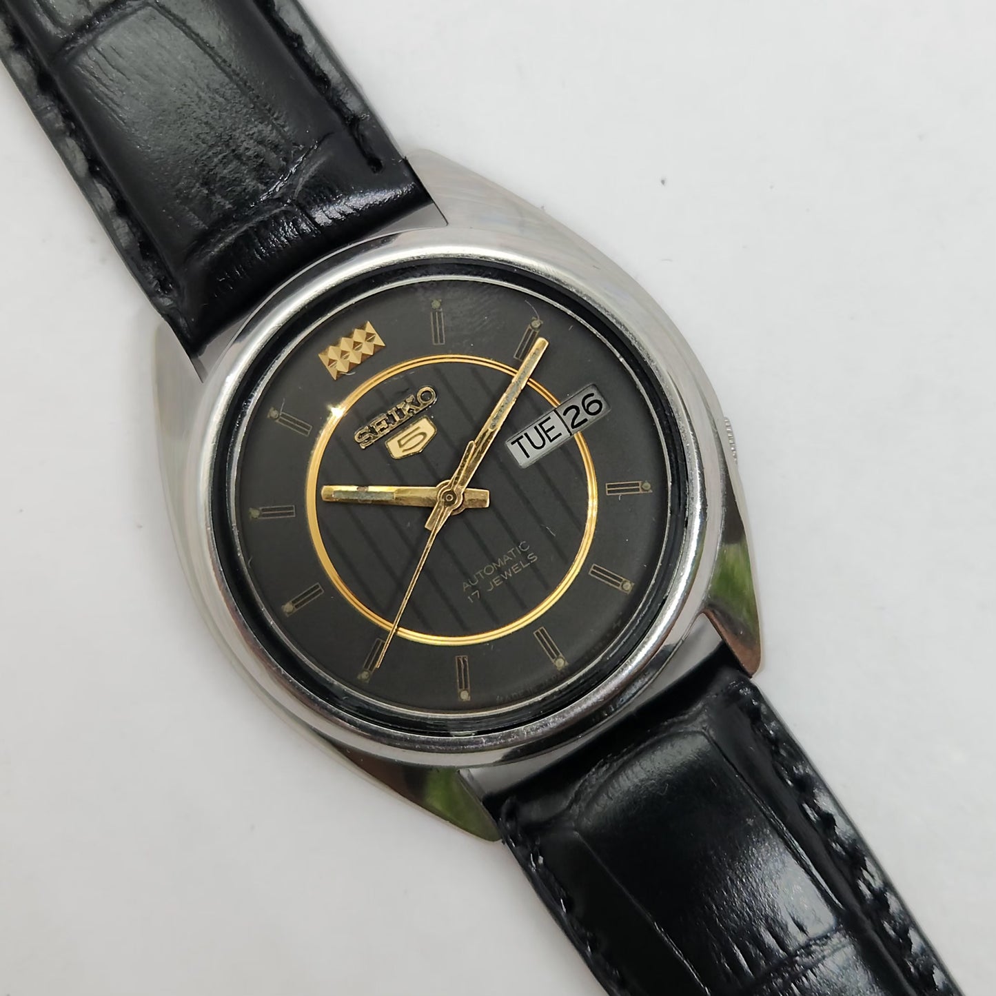 Vintage 1980 Original Seiko 5 Automatic 7009-3040 Black face 17 Jewels Day-Date Japanese Men's Wrist Watch OG144