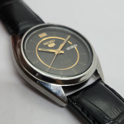 Vintage 1980 Original Seiko 5 Automatic 7009-3040 Black face 17 Jewels Day-Date Japanese Men's Wrist Watch OG144