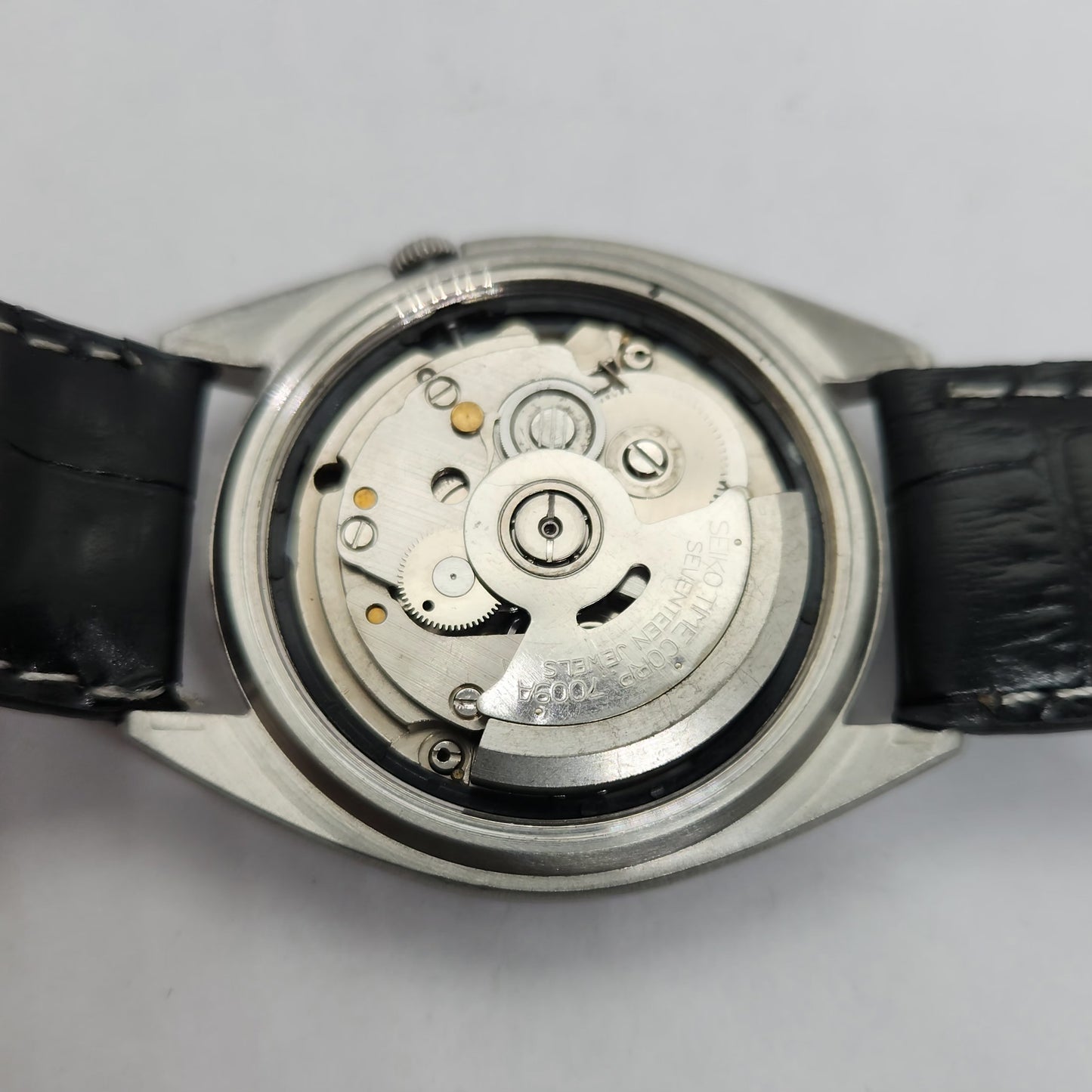 Vintage 1980 Original Seiko 5 Automatic 7009-3040 Black face 17 Jewels Day-Date Japanese Men's Wrist Watch OG144