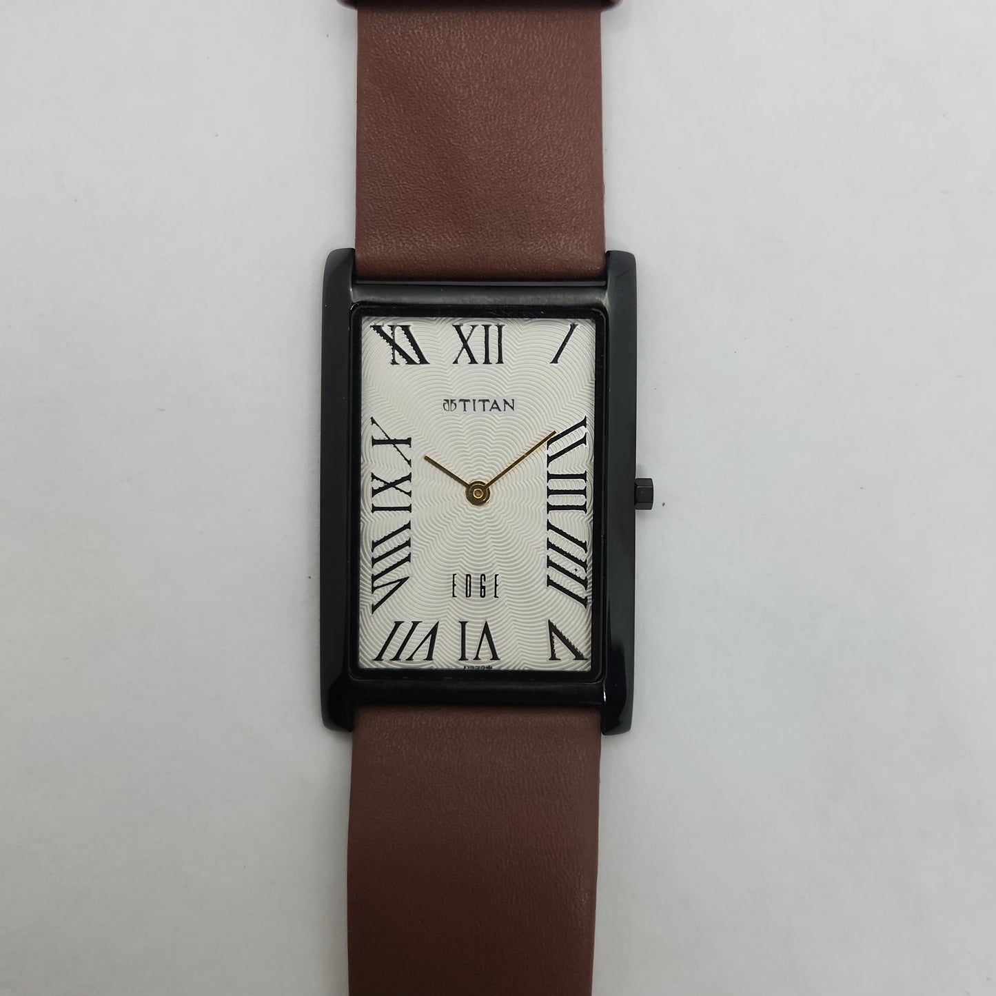 Original TITAN EDGE 1514YAA Rectangular White Face 28MM Case Men's Watch OG147