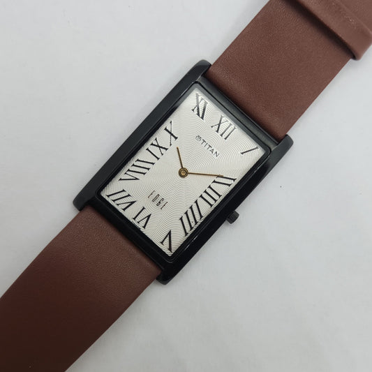 Original TITAN EDGE 1514YAA Rectangular White Face 28MM Case Men's Watch OG147