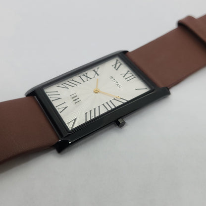 Original TITAN EDGE 1514YAA Rectangular White Face 28MM Case Men's Watch OG147