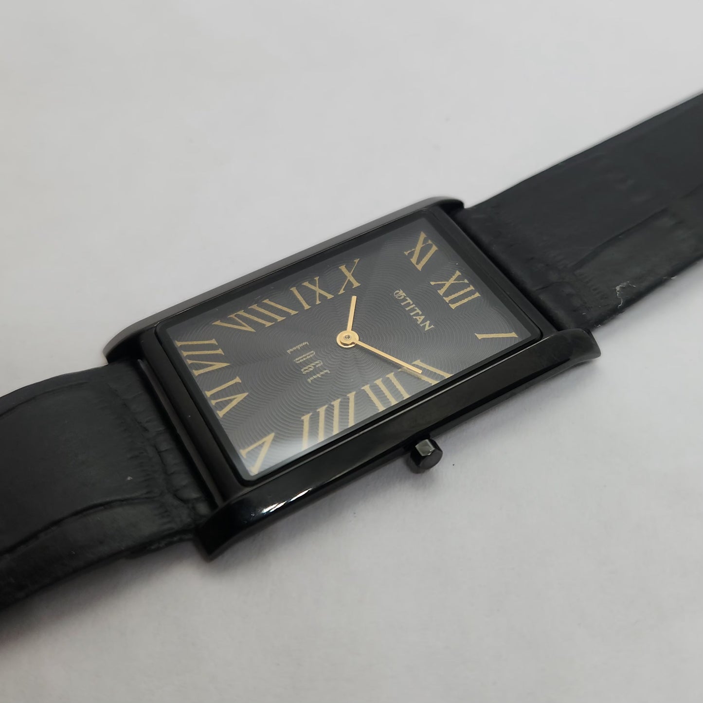 Original TITAN EDGE 1514YAA Rectangular Black Face 28MM Case Men's Watch OG160