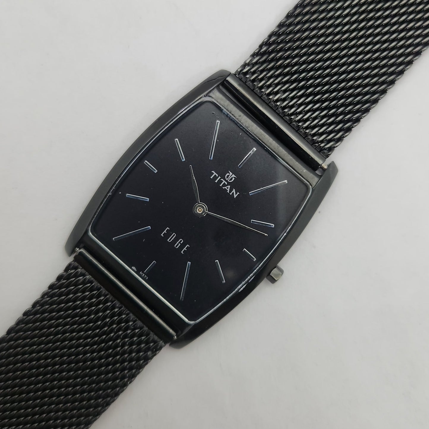Original TITAN EDGE 1044YCB Black Face 28MM Case Men's Wrist Watch OG161