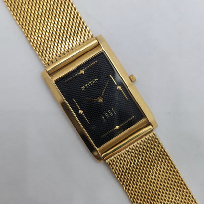 Original TITAN EDGE 1049Y0A Black Face 28MM Gold Case Men's Watch OG162