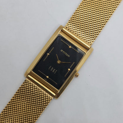 Original TITAN EDGE 1049Y0A Black Face 28MM Gold Case Men's Watch OG162