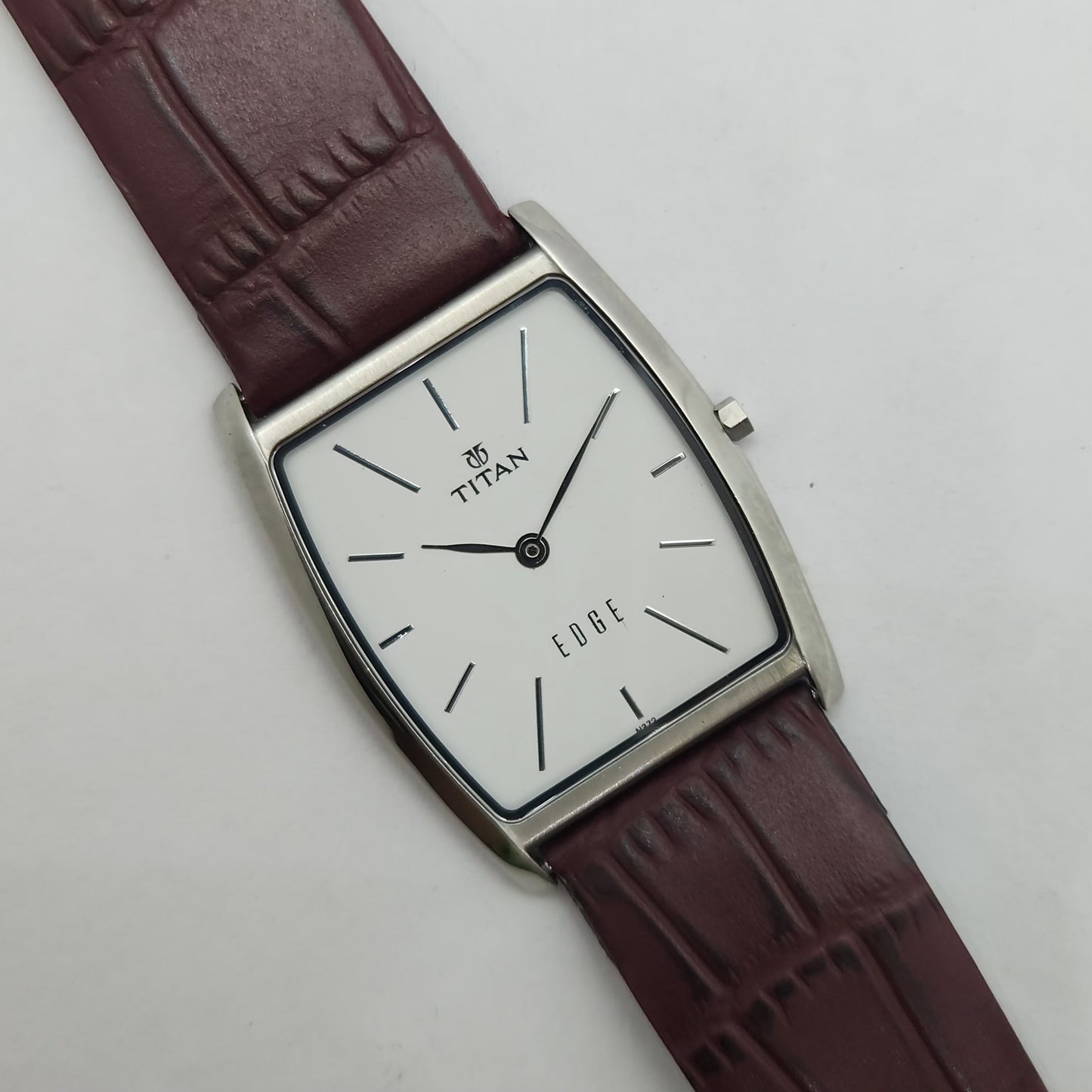 Original TITAN EDGE 1044YBB Rectangular White Face 28MM Case Men's Watch OG151