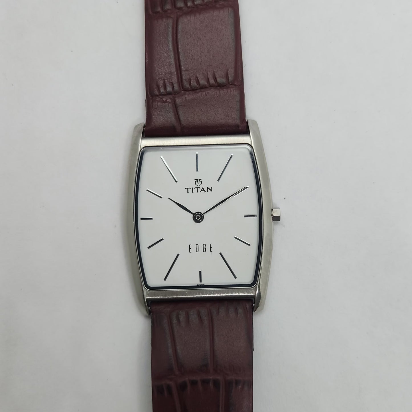 Original TITAN EDGE 1044YBB Rectangular White Face 28MM Case Men's Watch OG151