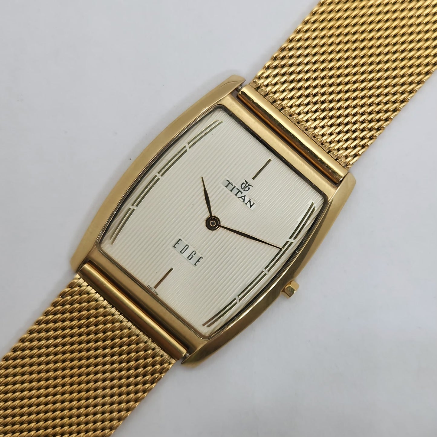 Original TITAN EDGE 1044YAB Barrel Golden Face 29MM Case Men's Watch OG163