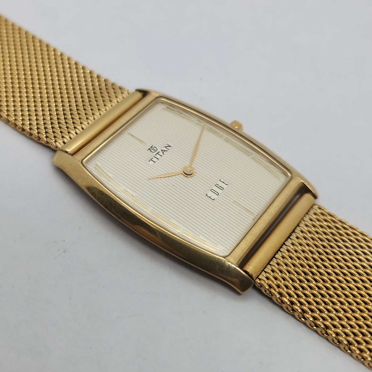 Original TITAN EDGE 1044YAB Barrel Golden Face 29MM Case Men's Watch OG163