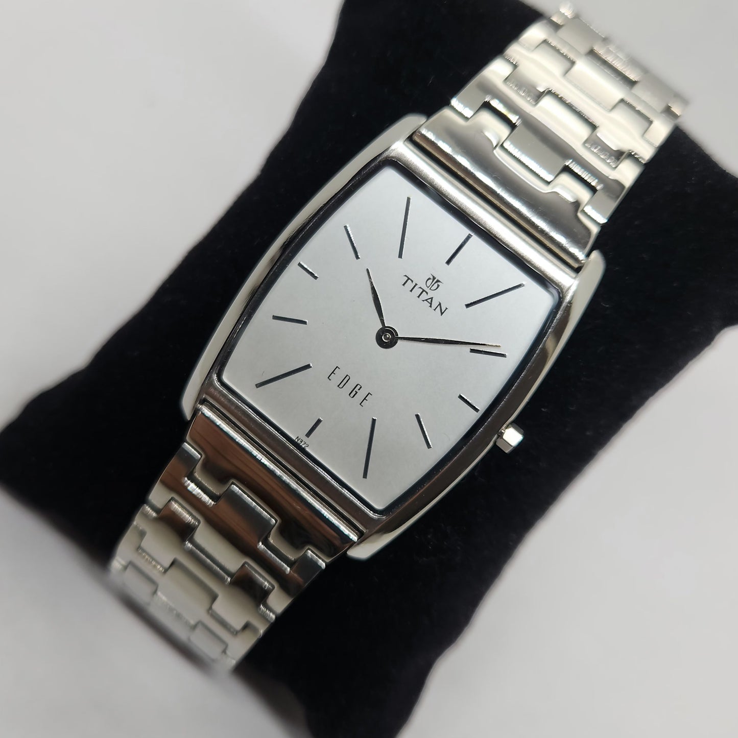 Original TITAN EDGE 1043BBD31 Rectangular Black Face 29MM Case Men's Watch OG164