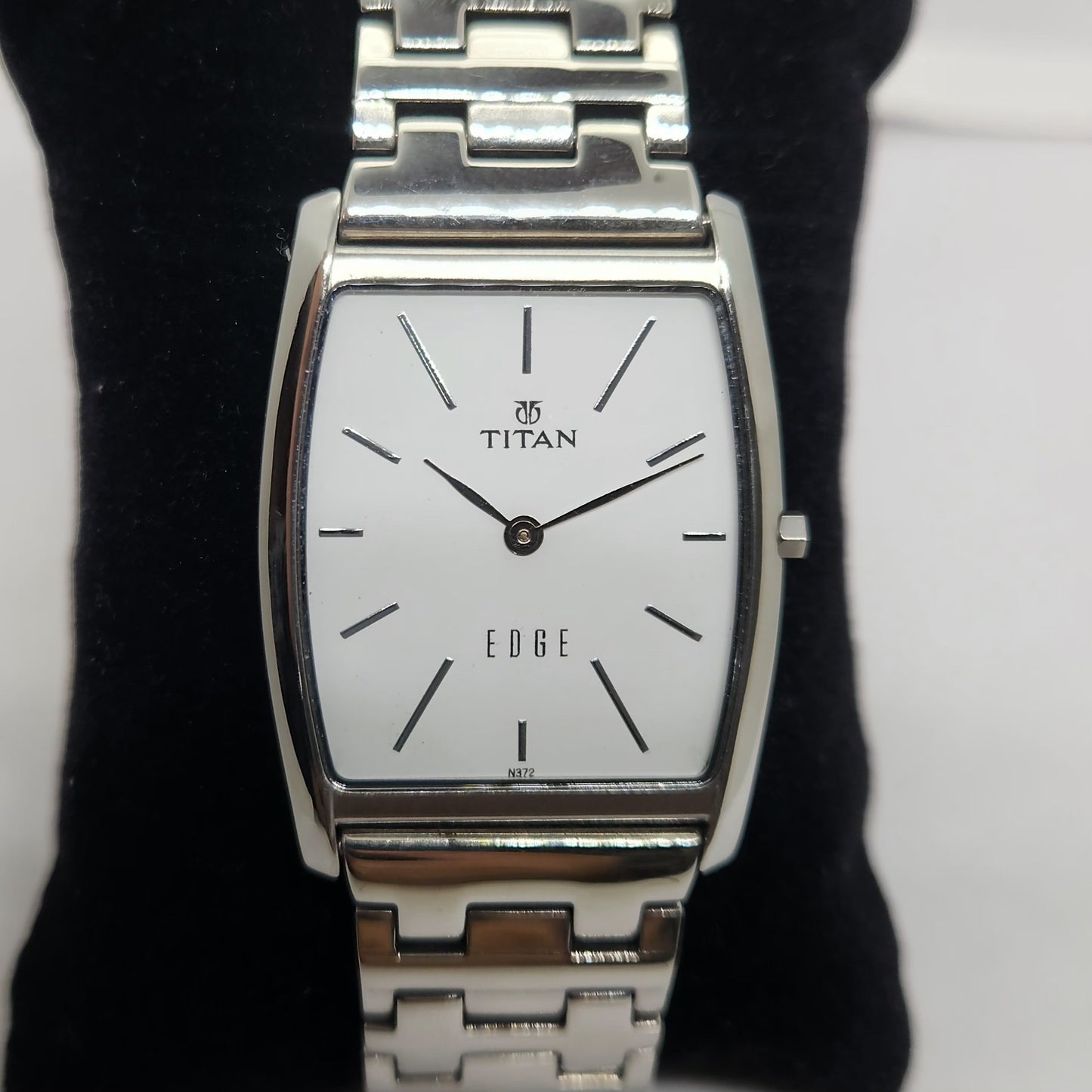 Original TITAN EDGE 1044YAB White Face 29MM Case Men's Watch OG166