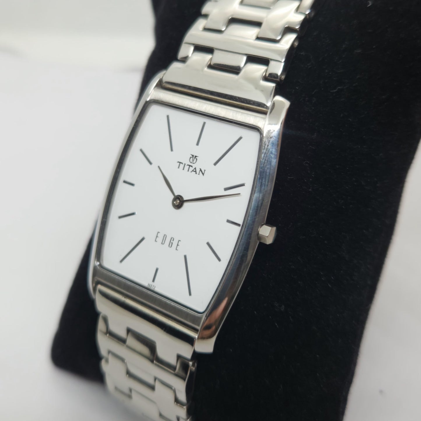Original TITAN EDGE 1044YAB White Face 29MM Case Men's Watch OG166