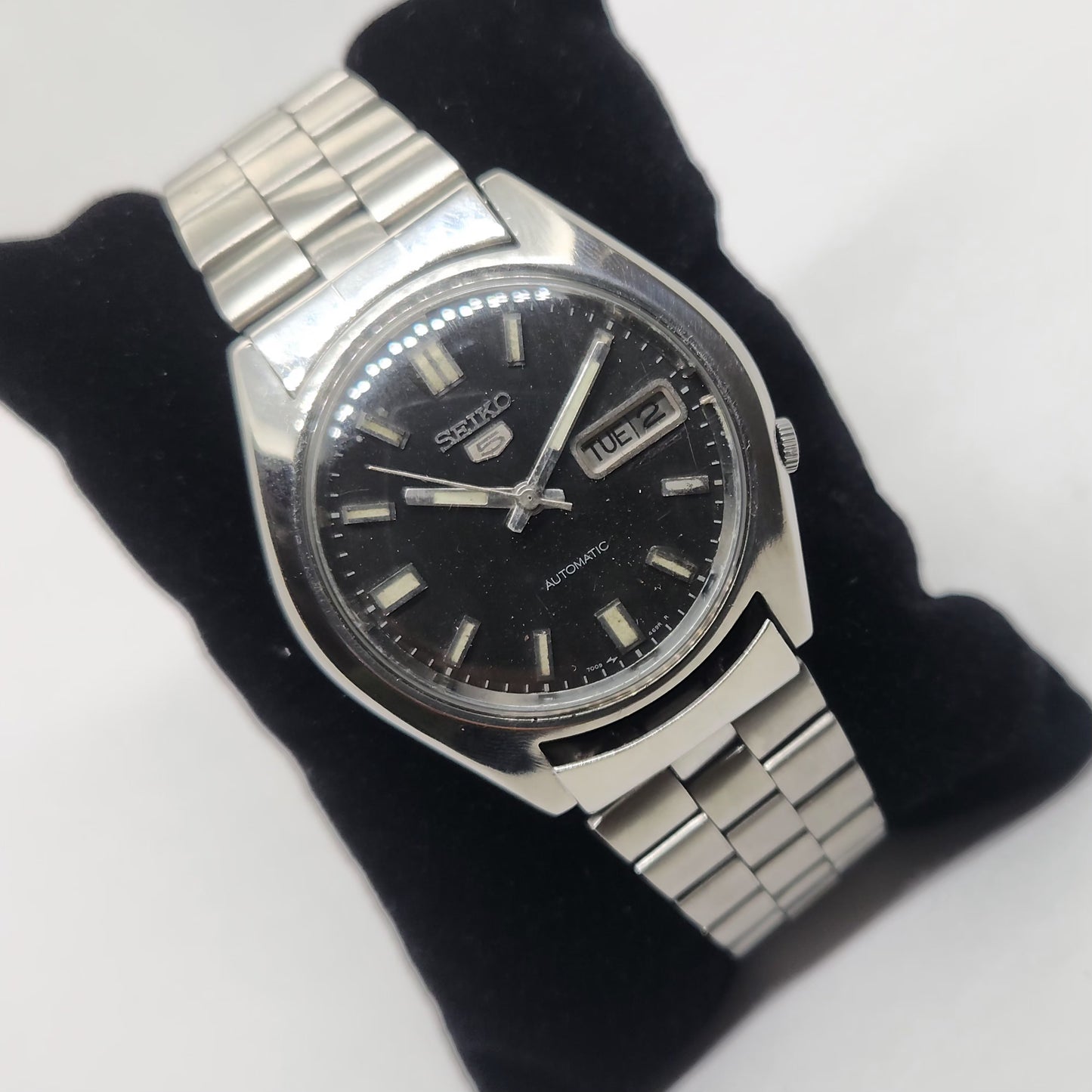 Vintage 1980 Original Seiko 5 Automatic 7009-8210 Black face 17 Jewels Day-Date Japanese Men's Wrist Watch OG198