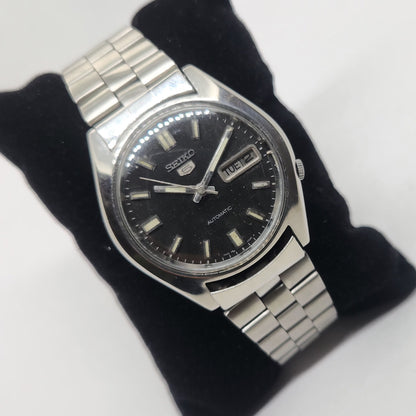 Vintage 1980 Original Seiko 5 Automatic 7009-8210 Black face 17 Jewels Day-Date Japanese Men's Wrist Watch OG198