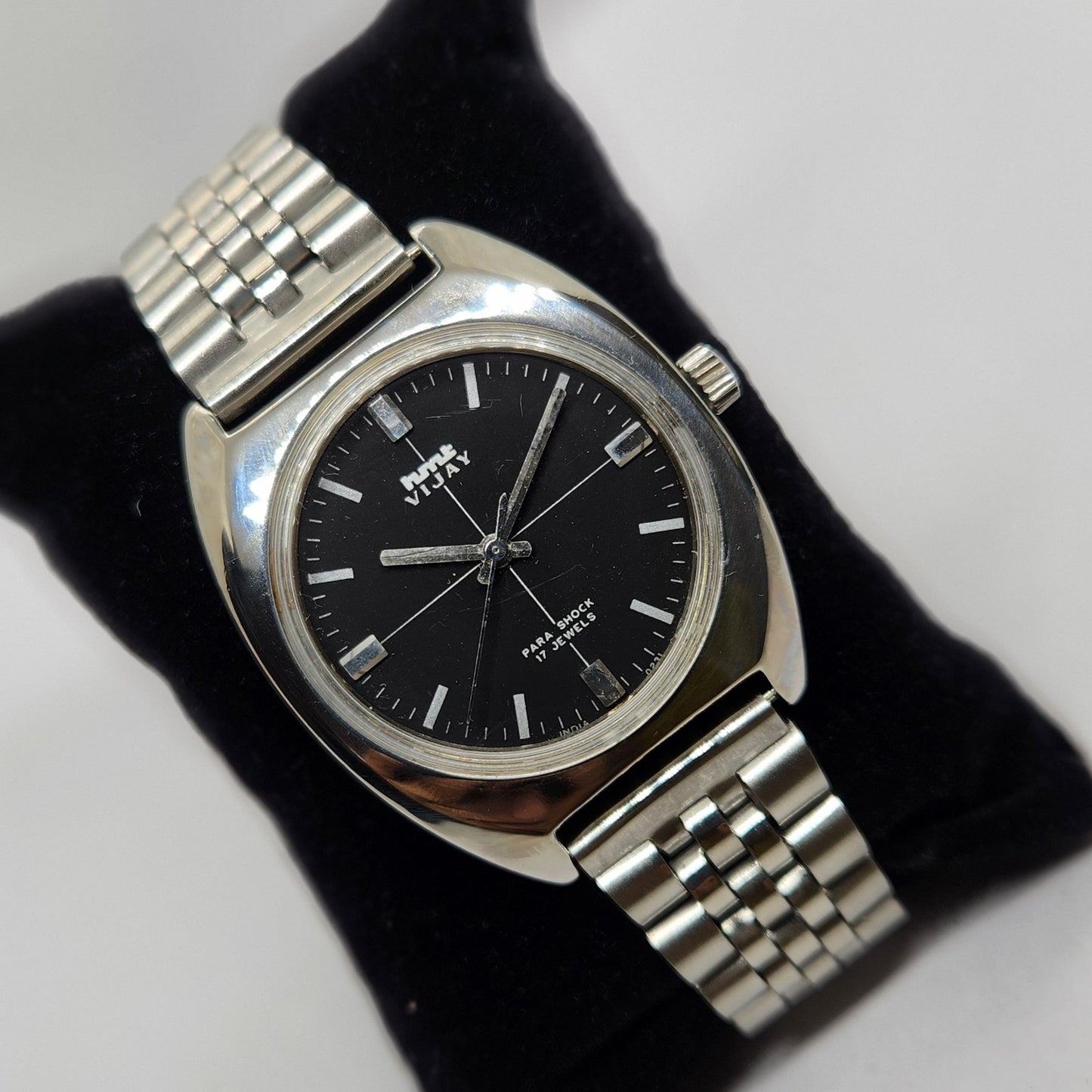 Vintage Original HMT Vijay Hand Winding 17 Jewels Black Face Jubilee Bracelet Men's Wrist Watch OG224