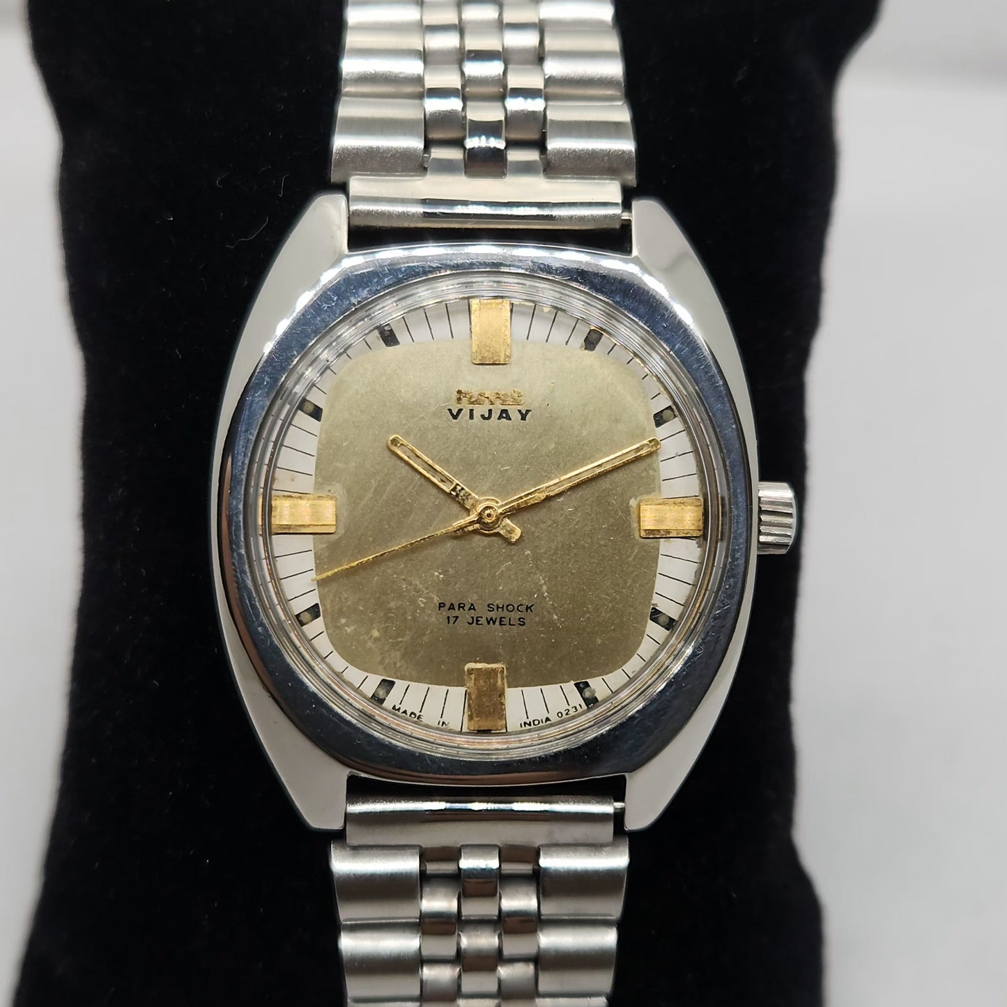 Vintage Original HMT Vijay Hand Winding 17 Jewels Gold Face Men's Wrist Watch OG263