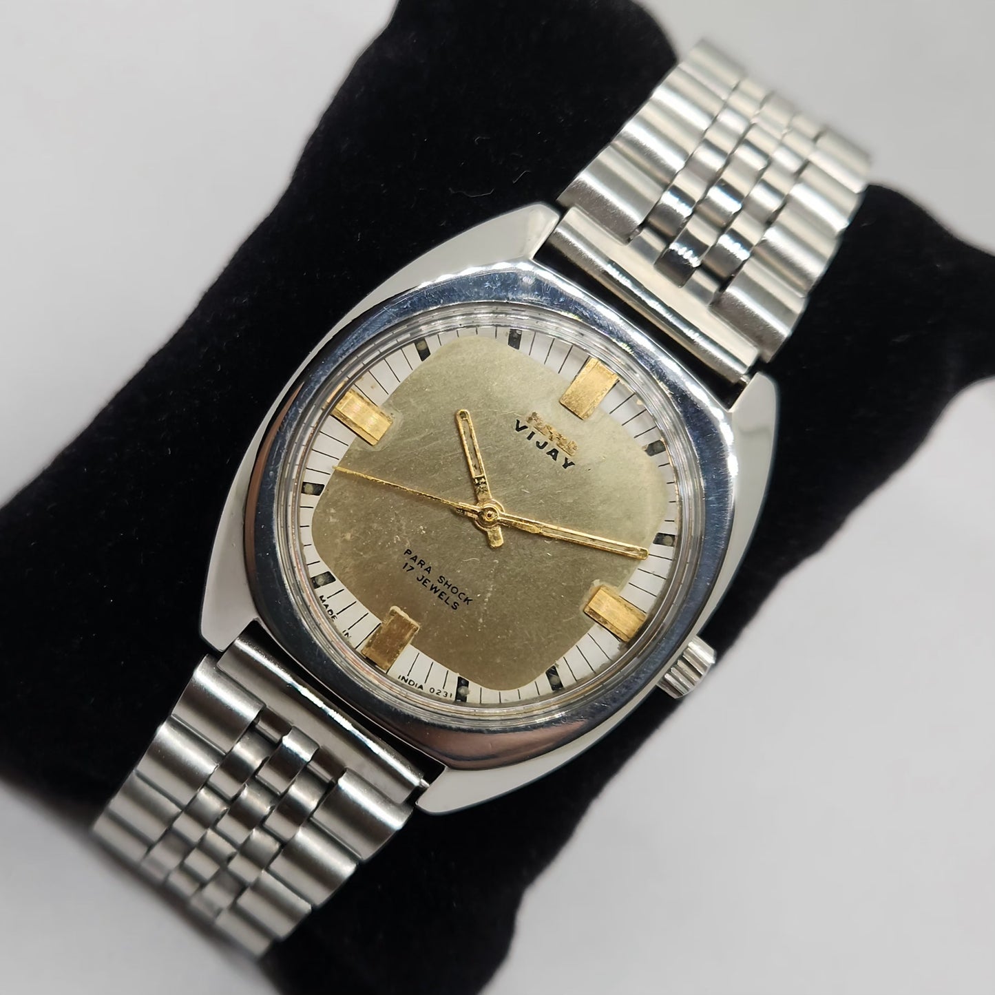 Vintage Original HMT Vijay Hand Winding 17 Jewels Gold Face Men's Wrist Watch OG263