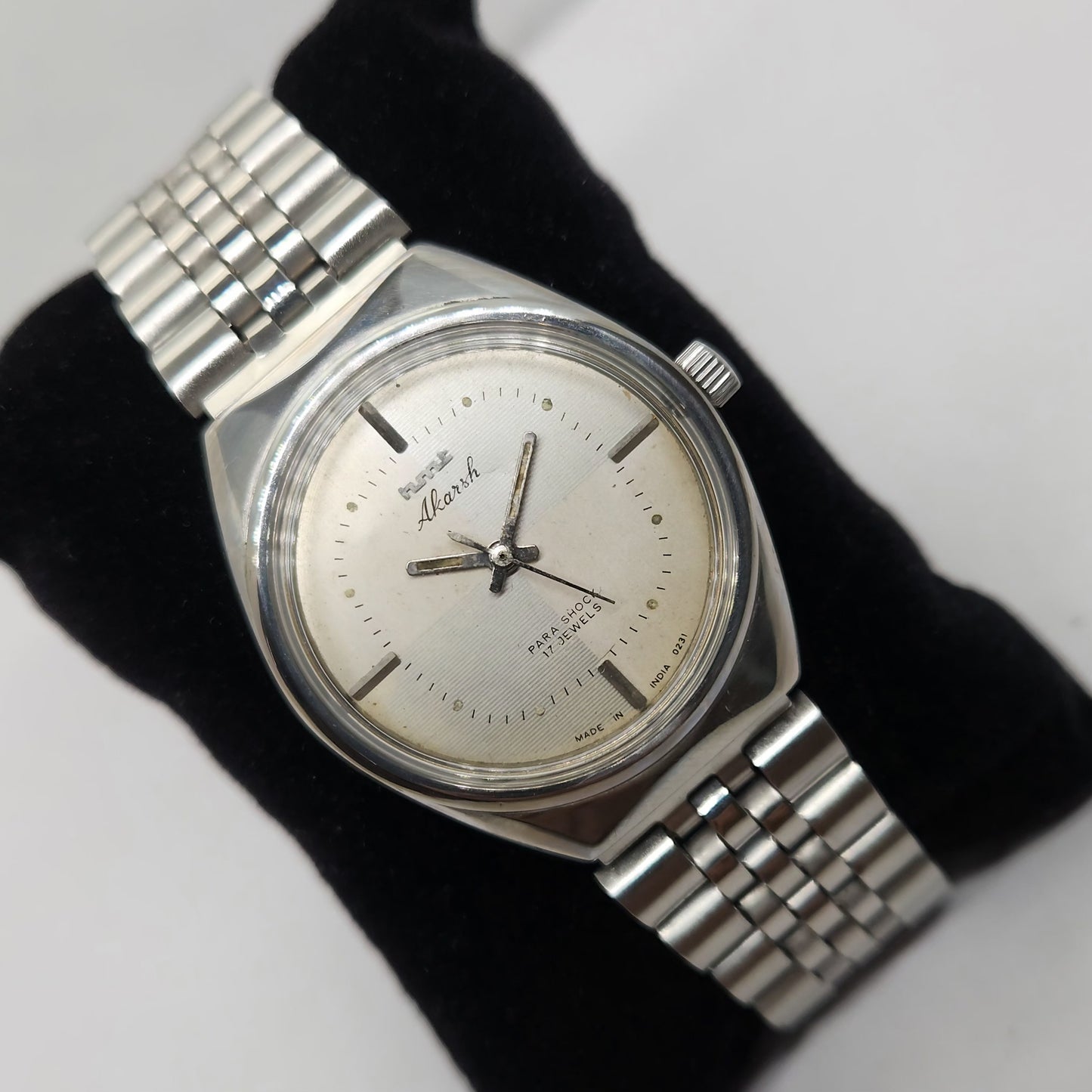 Vintage Original HMT Akarsh Hand Winding 17 Jewels Off White Face Men's Wrist Watch OG281