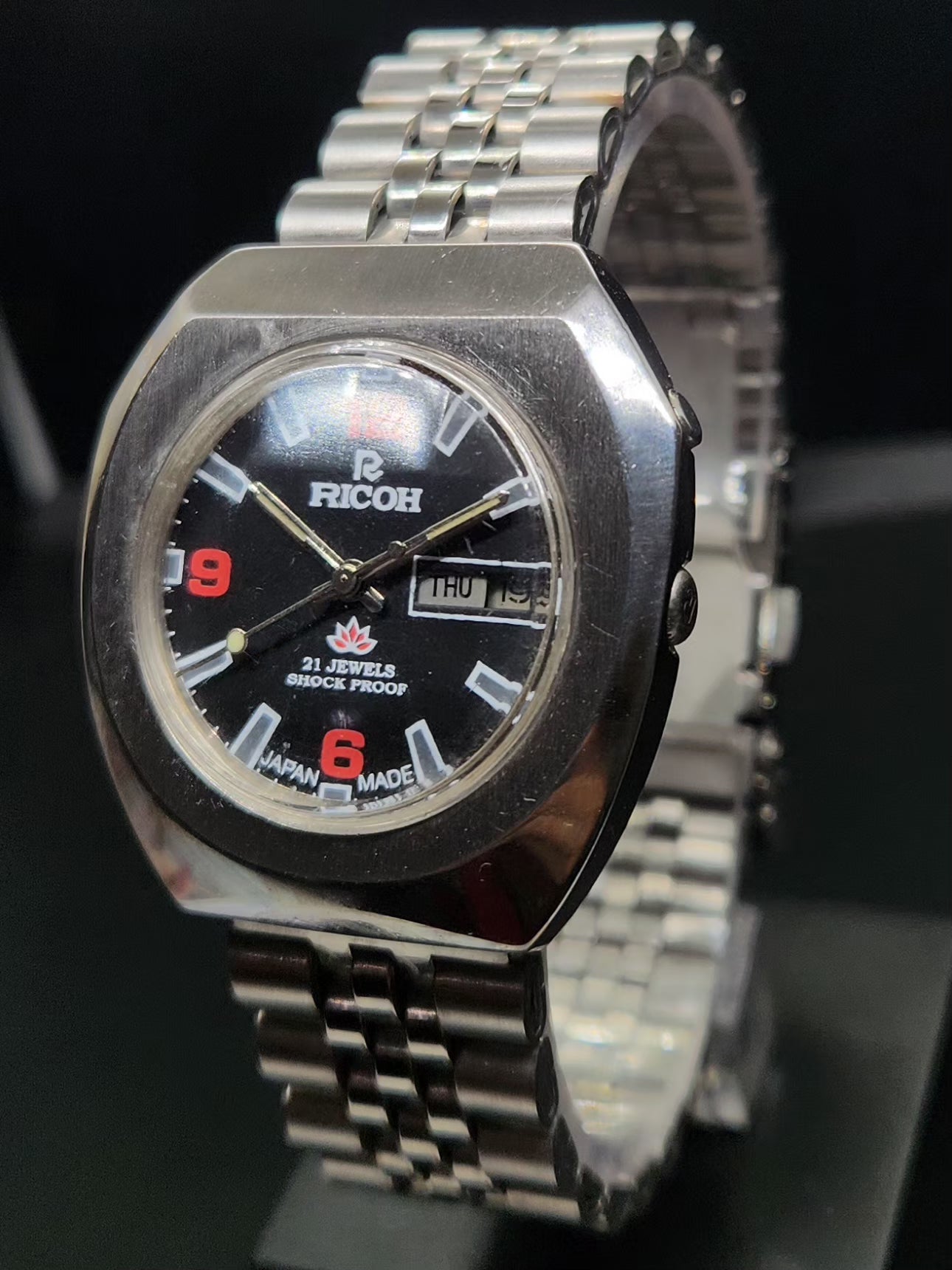Vintage Ricoh R31 Automatic Black Face New Bracelet 21 Jewels Day-Date Men's Wrist Watch AS10