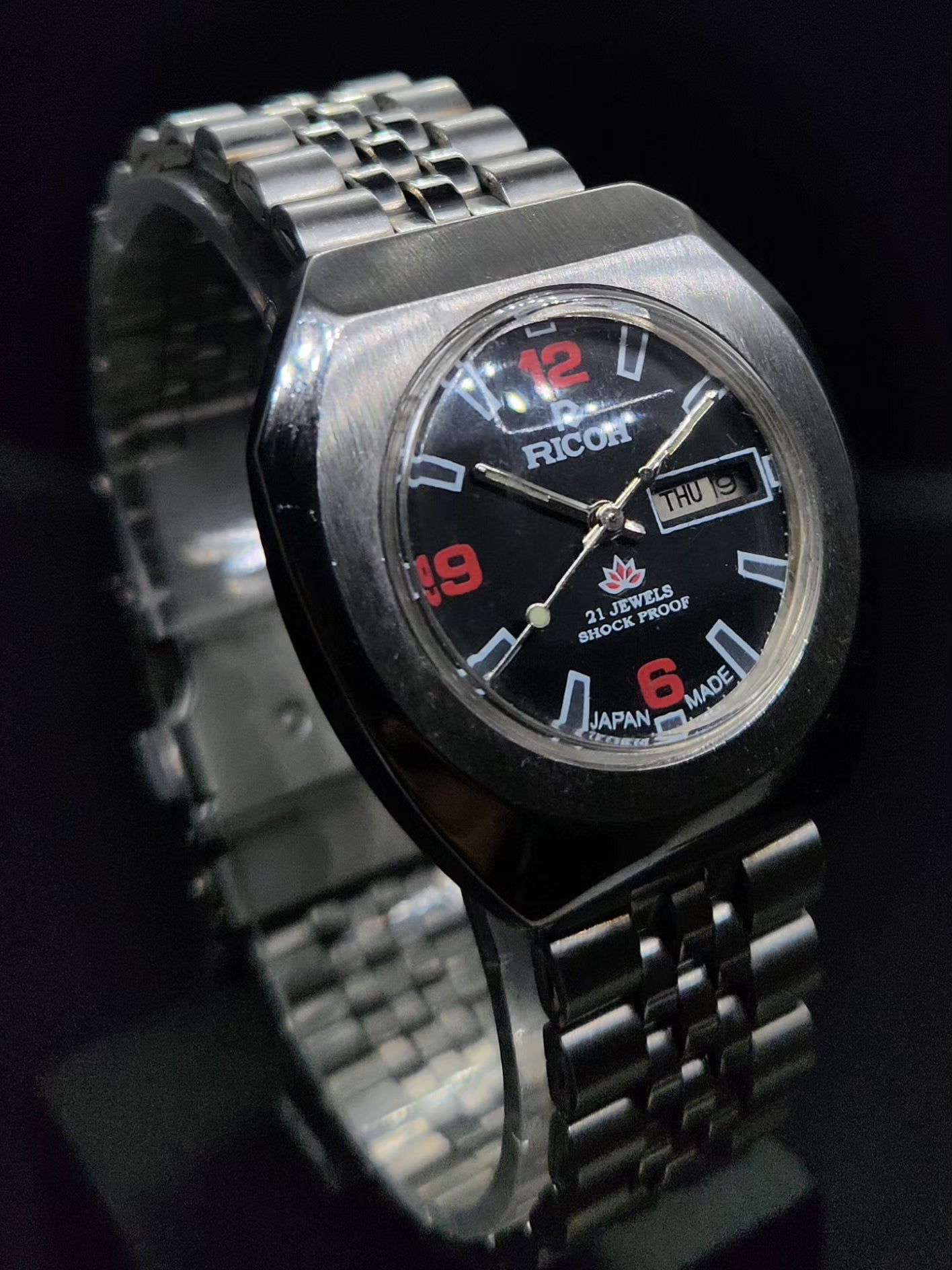Vintage Ricoh R31 Automatic Black Face New Bracelet 21 Jewels Day-Date Men's Wrist Watch AS10