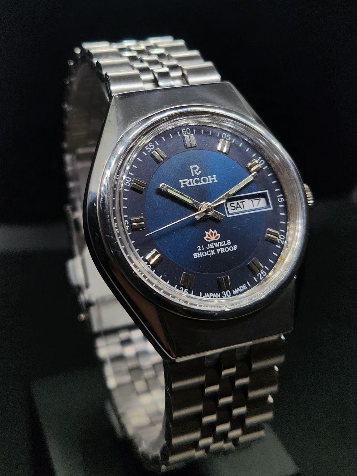 Vintage Ricoh R31 Automatic Blue Face New Bracelet 21 Jewels Day-Date Men's Wrist Watch AS11