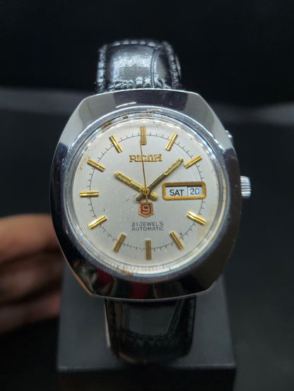 Vintage Ricoh R31 Automatic Silver Face New Strap 21 Jewels Day-Date Men's Wrist Watch AS17