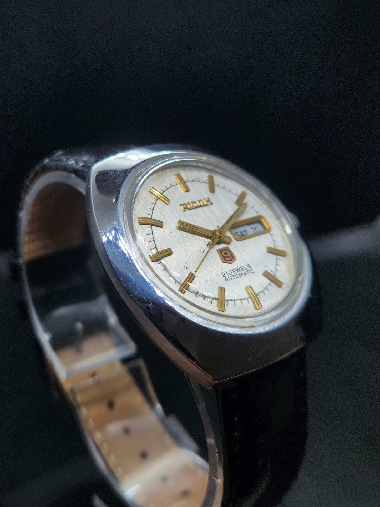 Vintage Ricoh R31 Automatic Silver Face New Strap 21 Jewels Day-Date Men's Wrist Watch AS17