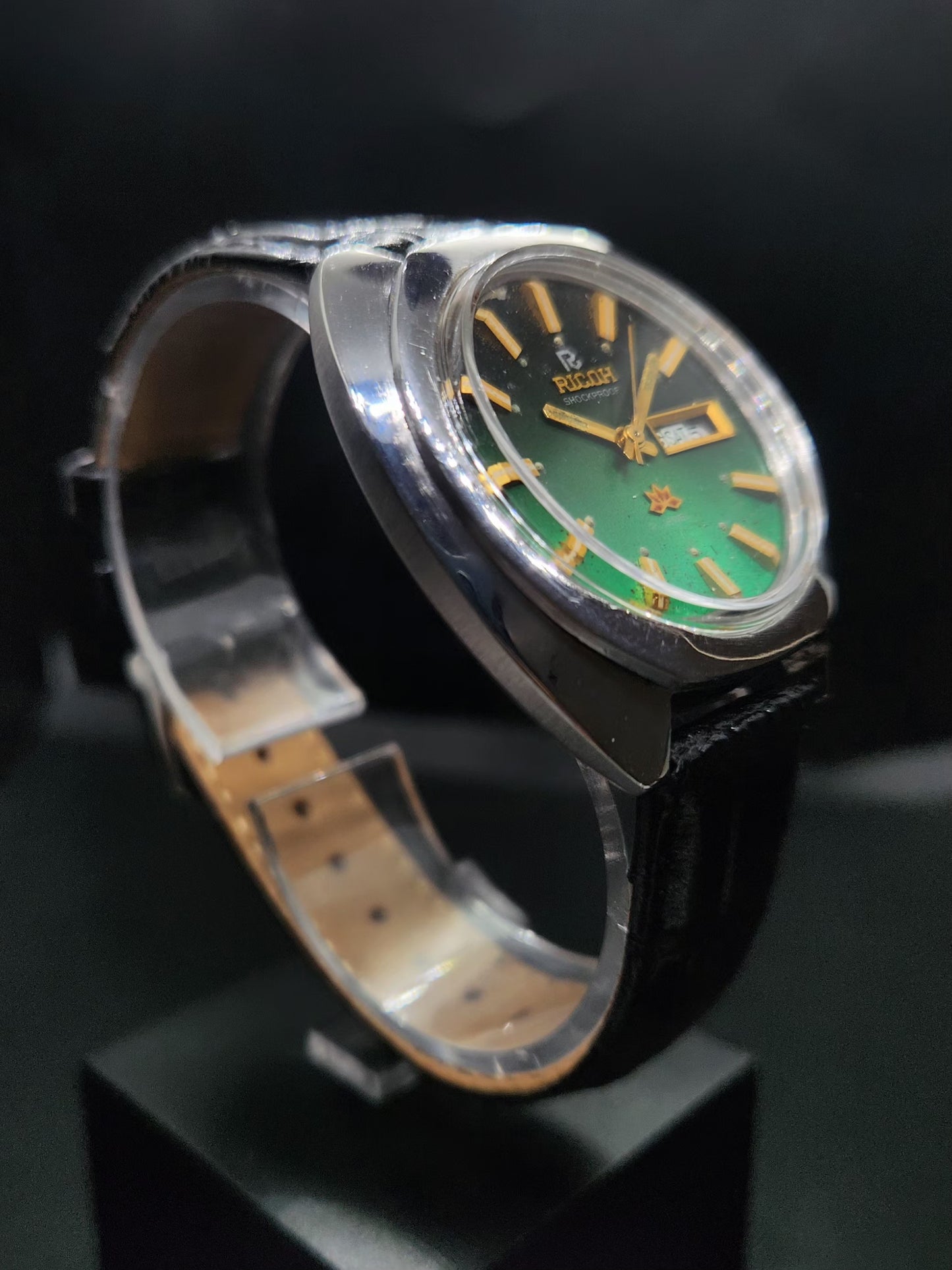 Vintage Ricoh R31 Automatic Green Face New Strap 21 Jewels Day-Date Men's Wrist Watch AS19