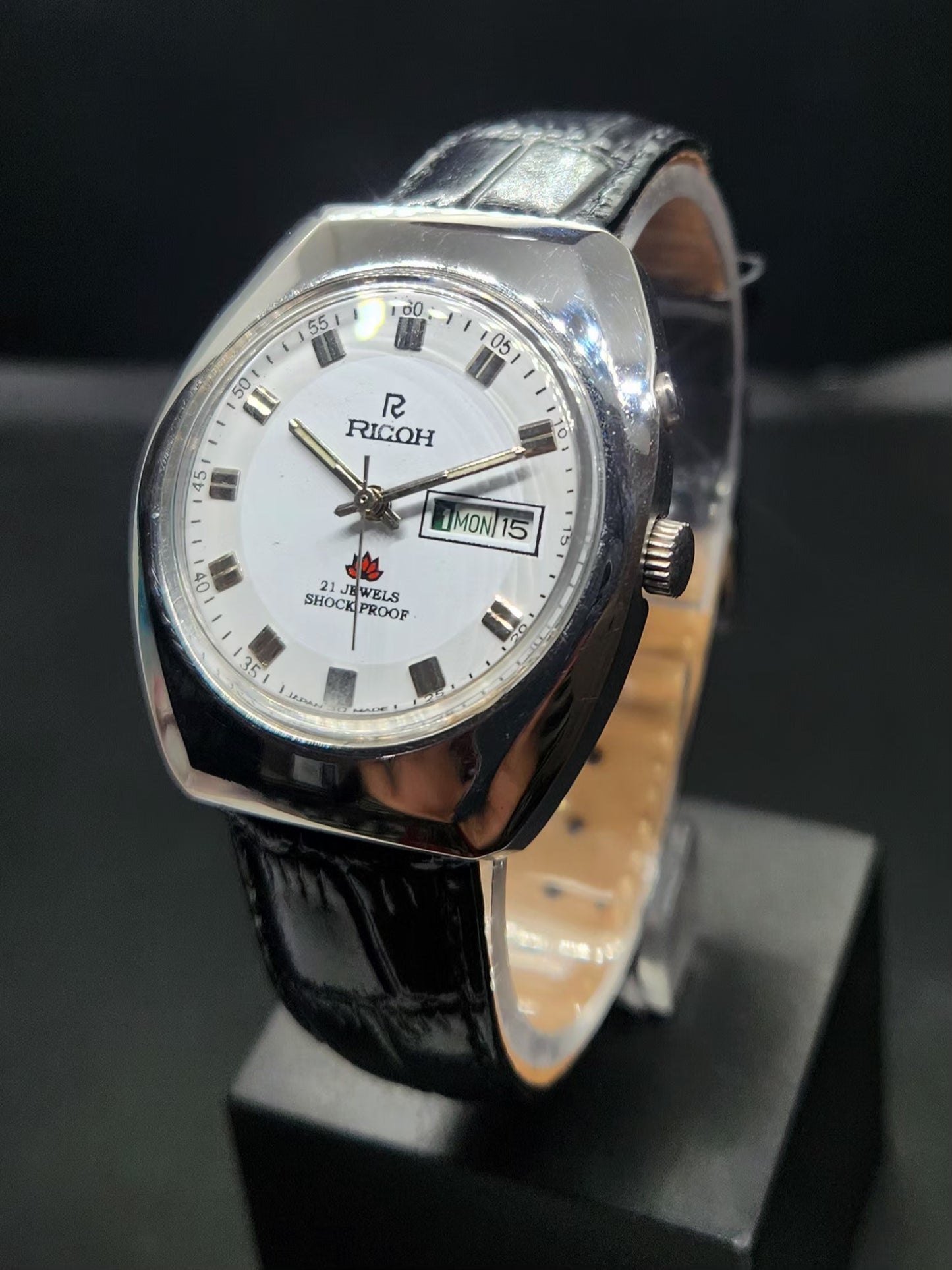 Vintage Ricoh R31 Automatic White Face New Strap 21 Jewels Day-Date Men's Wrist Watch AS20