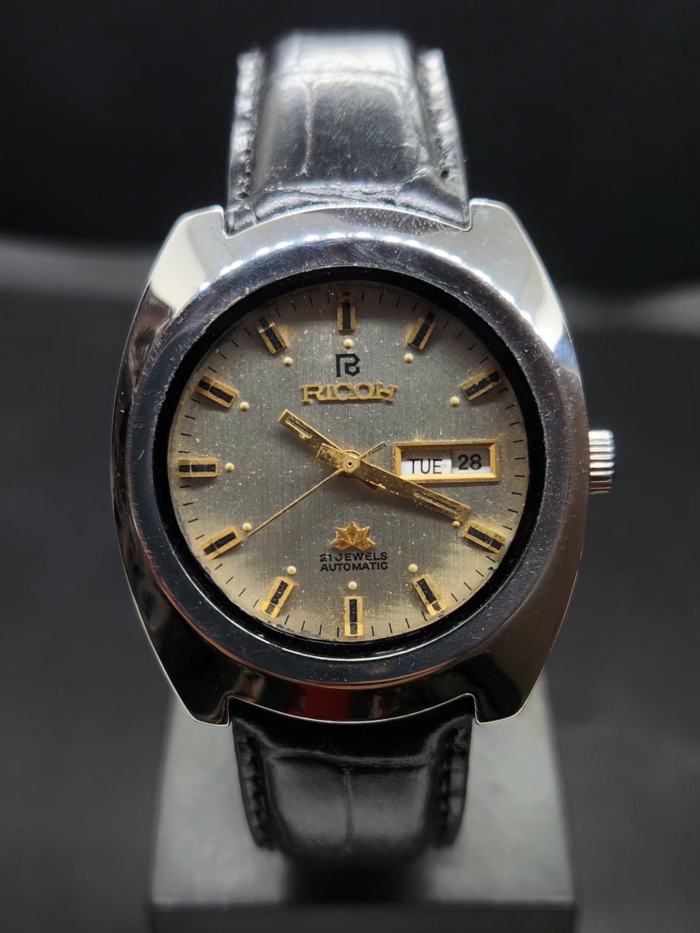 Vintage Ricoh R31 Automatic Silver Face New Strap 21 Jewels Day-Date Men's Wrist Watch AS22