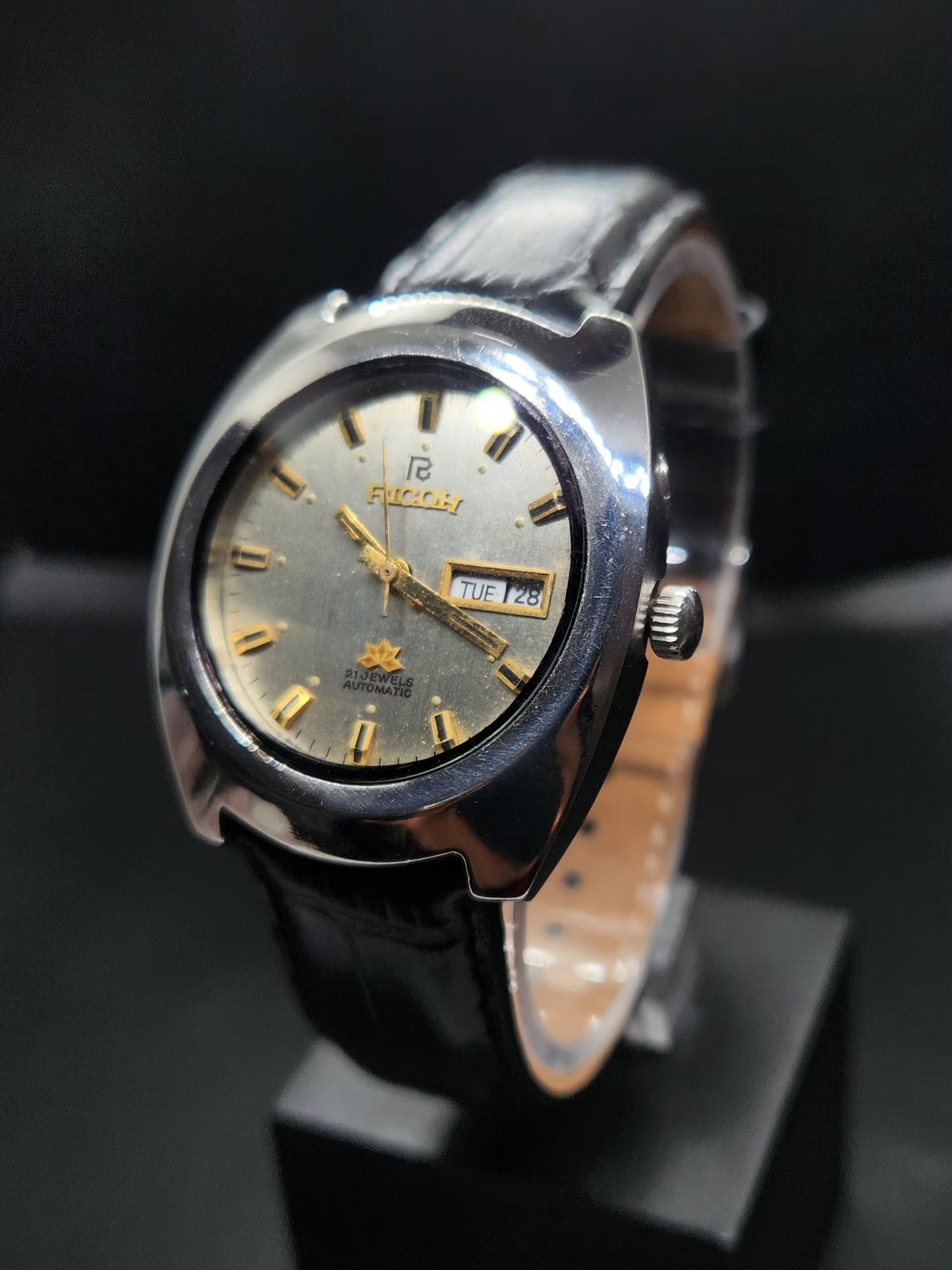 Vintage Ricoh R31 Automatic Silver Face New Strap 21 Jewels Day-Date Men's Wrist Watch AS22