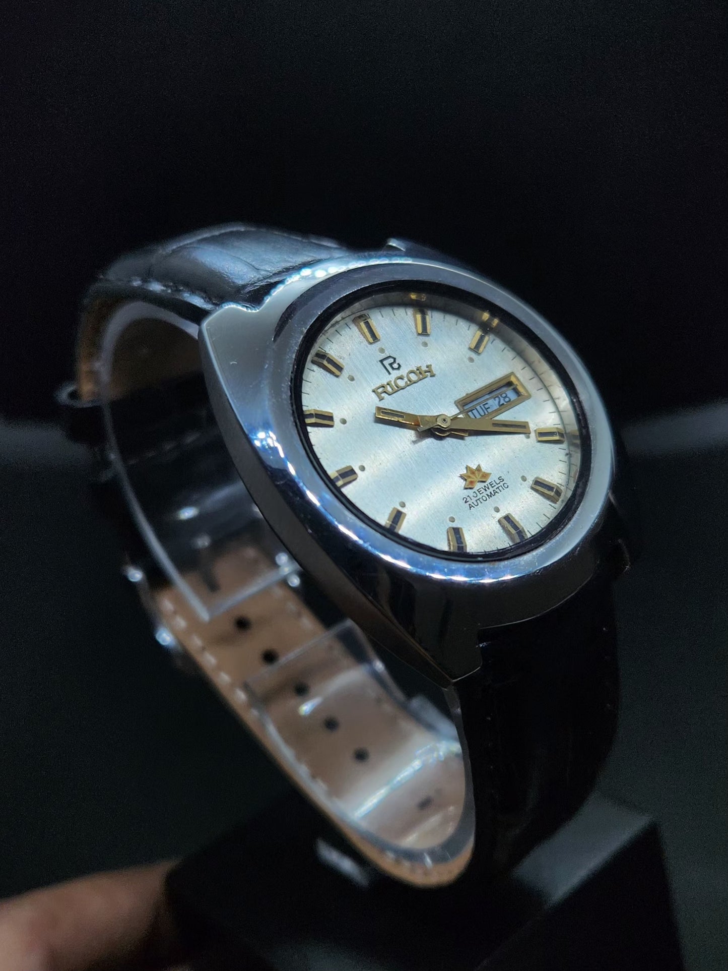Vintage Ricoh R31 Automatic Silver Face New Strap 21 Jewels Day-Date Men's Wrist Watch AS22