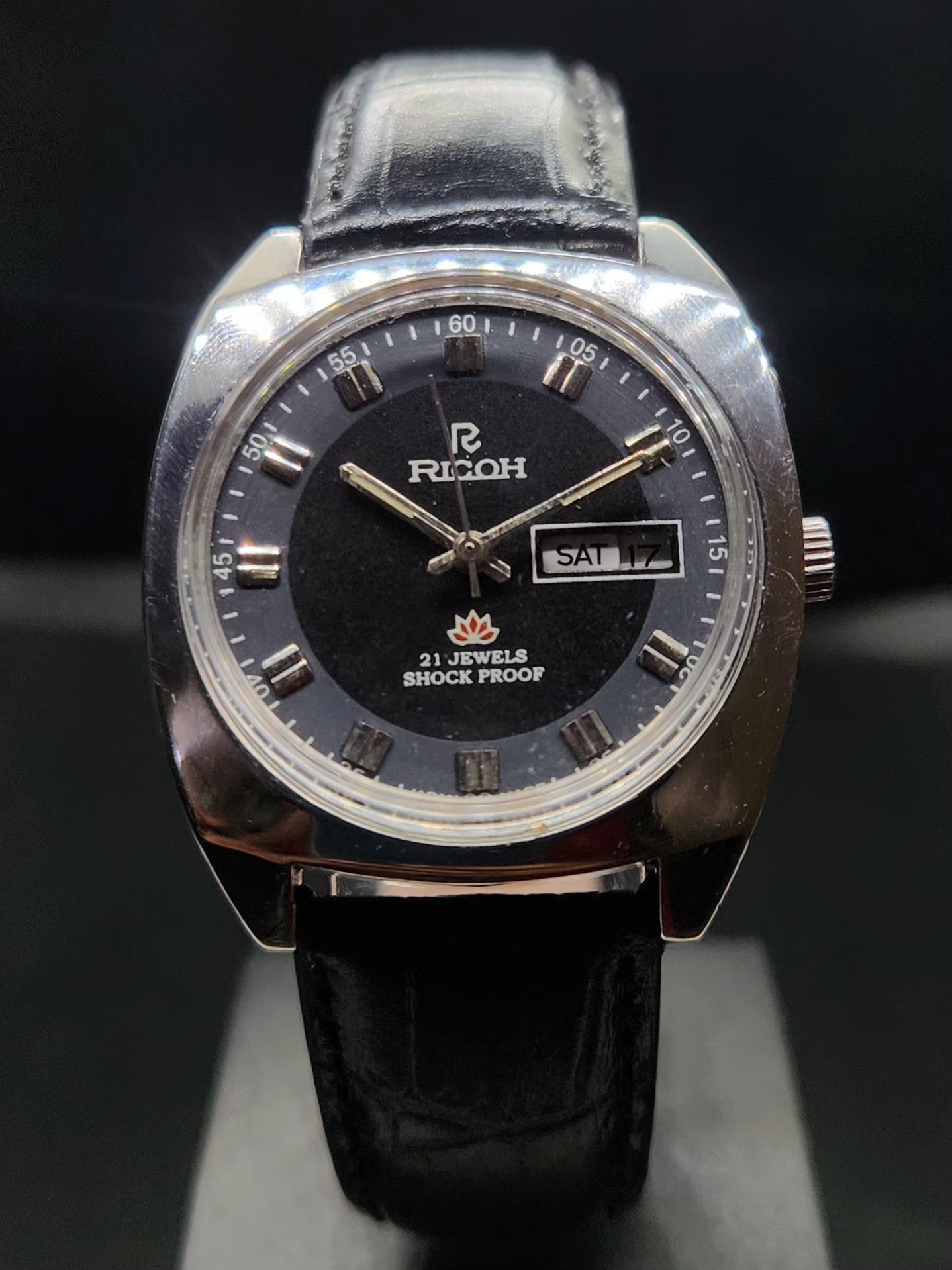 Vintage Ricoh R31 Automatic Black Face New Strap 21 Jewels Day-Date Men's Wrist Watch AS23