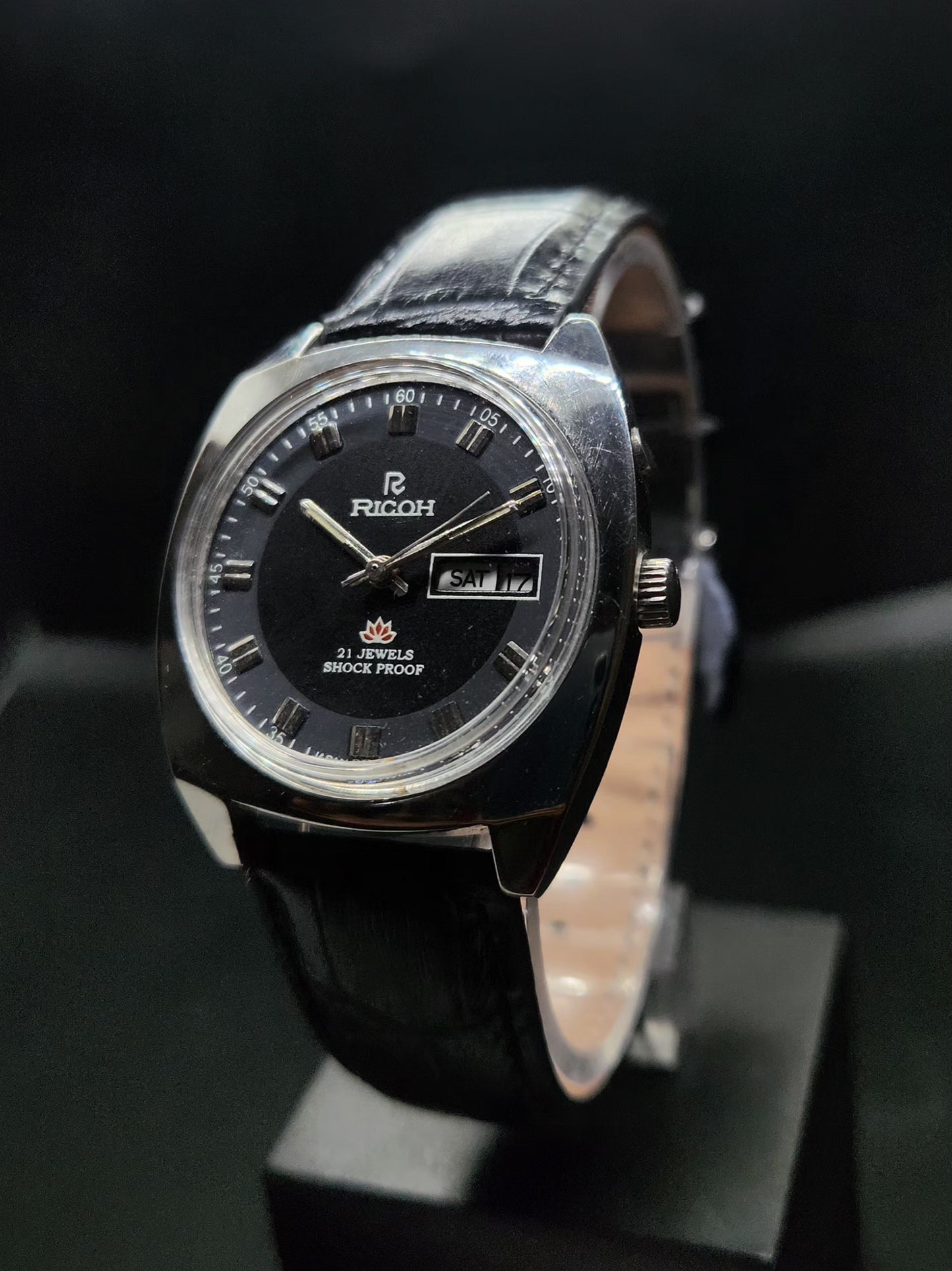 Vintage Ricoh R31 Automatic Black Face New Strap 21 Jewels Day-Date Men's Wrist Watch AS23