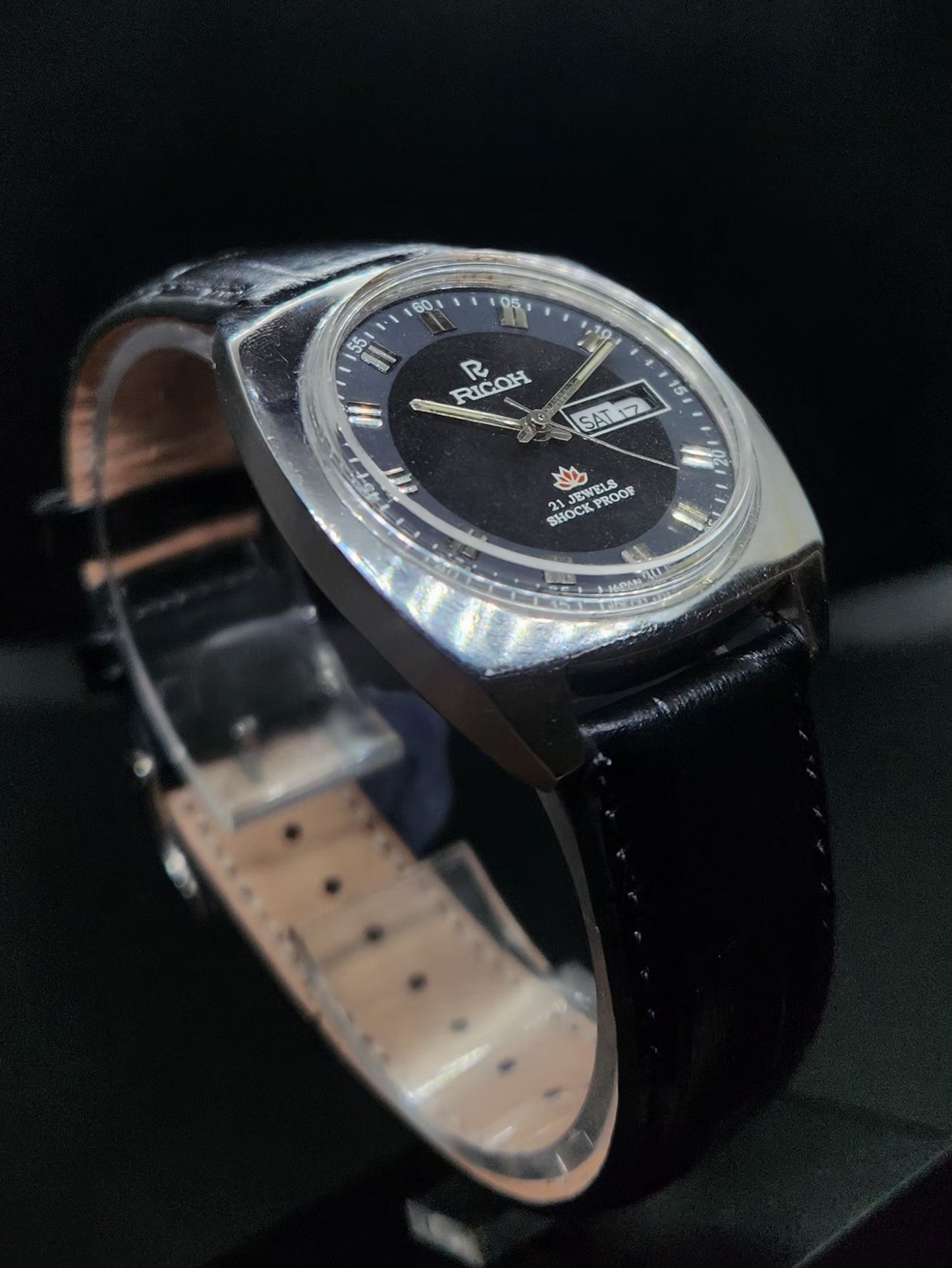Vintage Ricoh R31 Automatic Black Face New Strap 21 Jewels Day-Date Men's Wrist Watch AS23