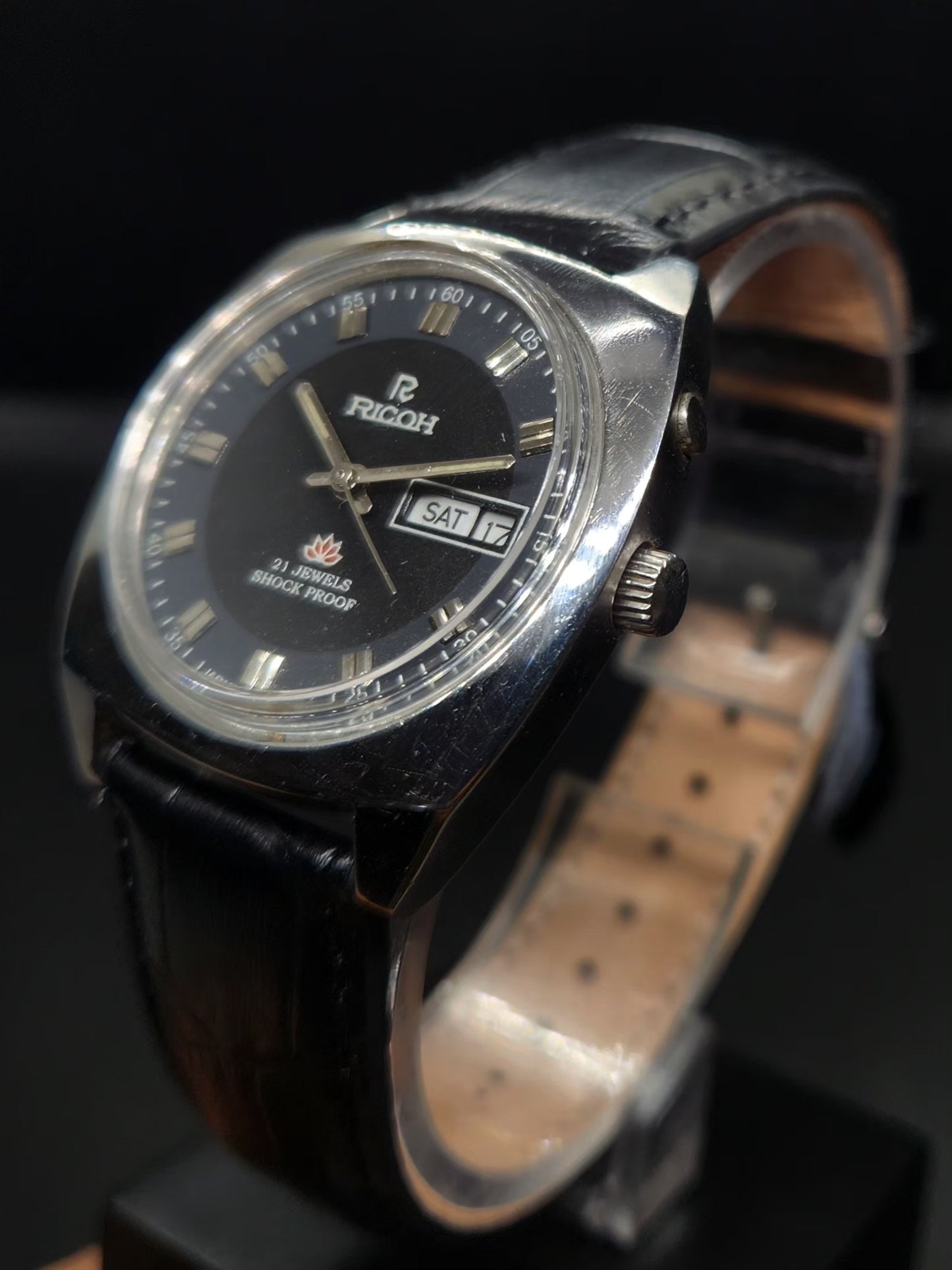 Vintage Ricoh R31 Automatic Black Face New Strap 21 Jewels Day-Date Men's Wrist Watch AS23